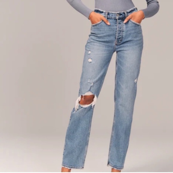 A&F Curve Love Jeans - Picture 2 of 8